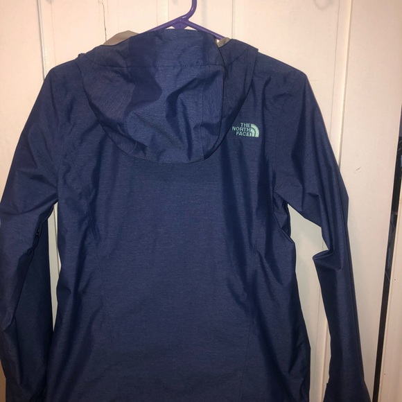 Women’s medium Northface rain jacket - Picture 4 of 4